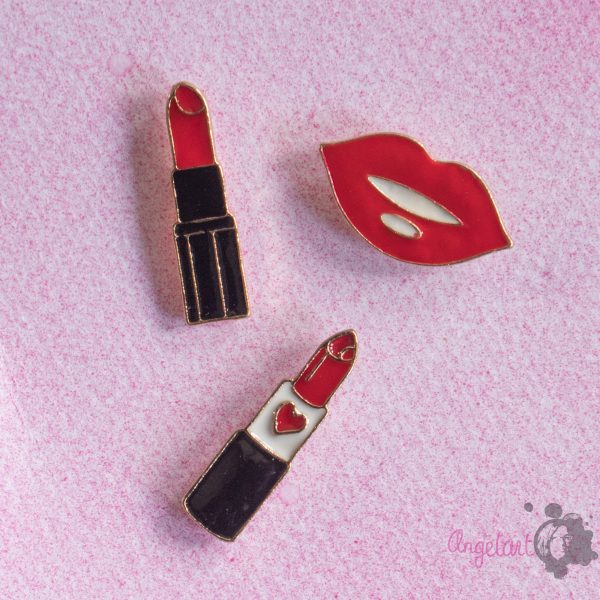 emaille pins lipstick